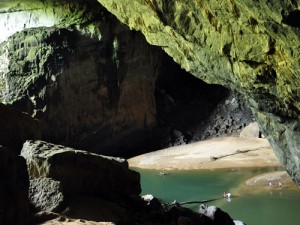 Hang En 2Days - Ultimate Cave Adventure Phong Nha - Ke Bang Tour