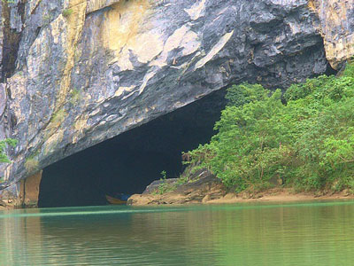 phong-nha-ke-bang-cave-entry Life of ethnic minorities near Phong Nha Ke Bang