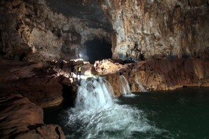 Tu-Lan-Cave-300x199 Trekkers start exploring charms of Tu Lan cave in Quang Binh