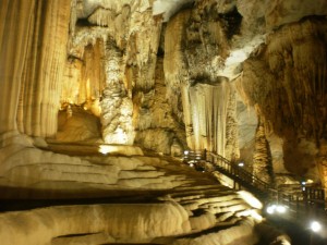 Thien-duong-cave-300x225 Quang Binh s tourism destinations lure visitors